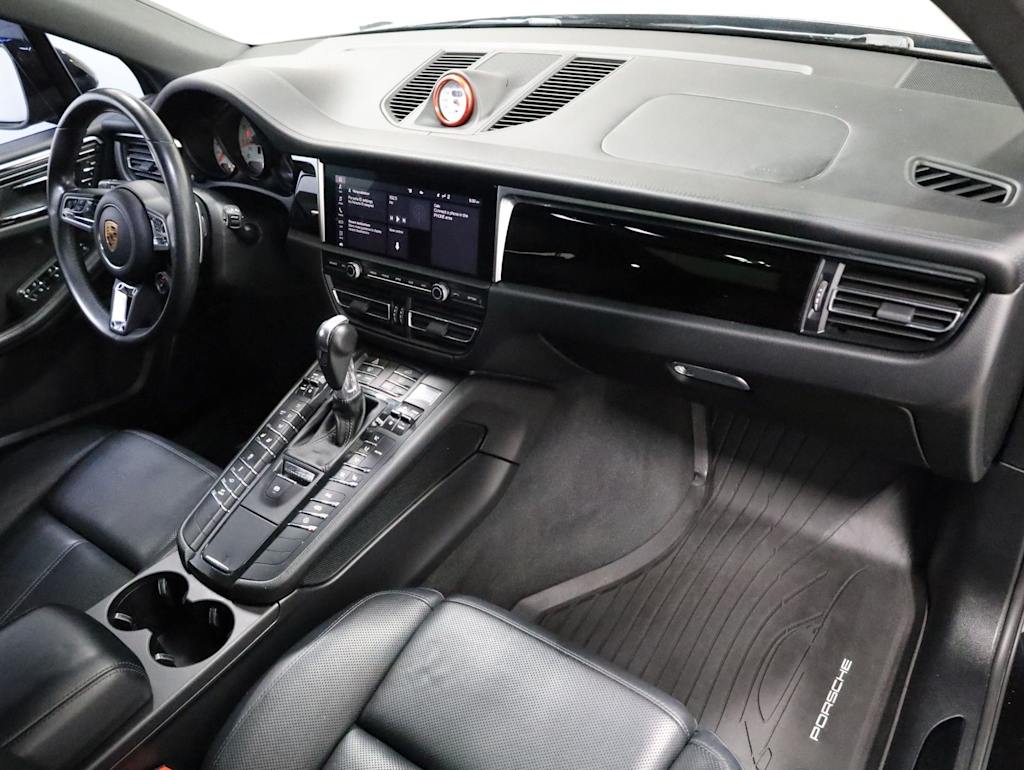 Thumbnail: 2020 Porsche Macan - 10