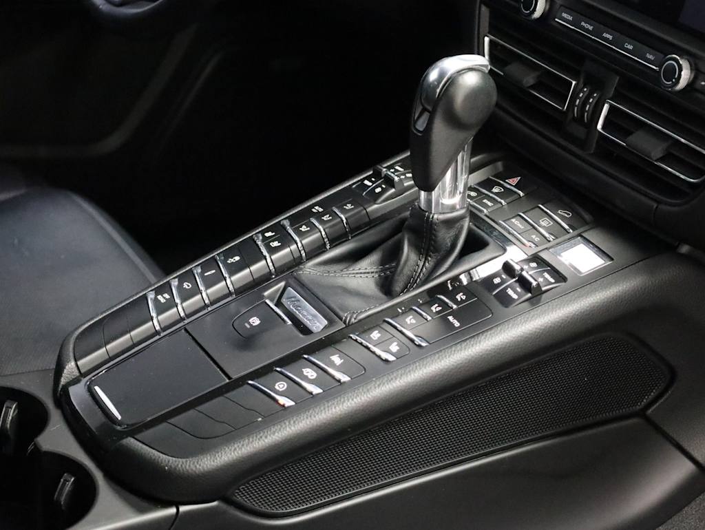 Thumbnail: 2020 Porsche Macan - 9