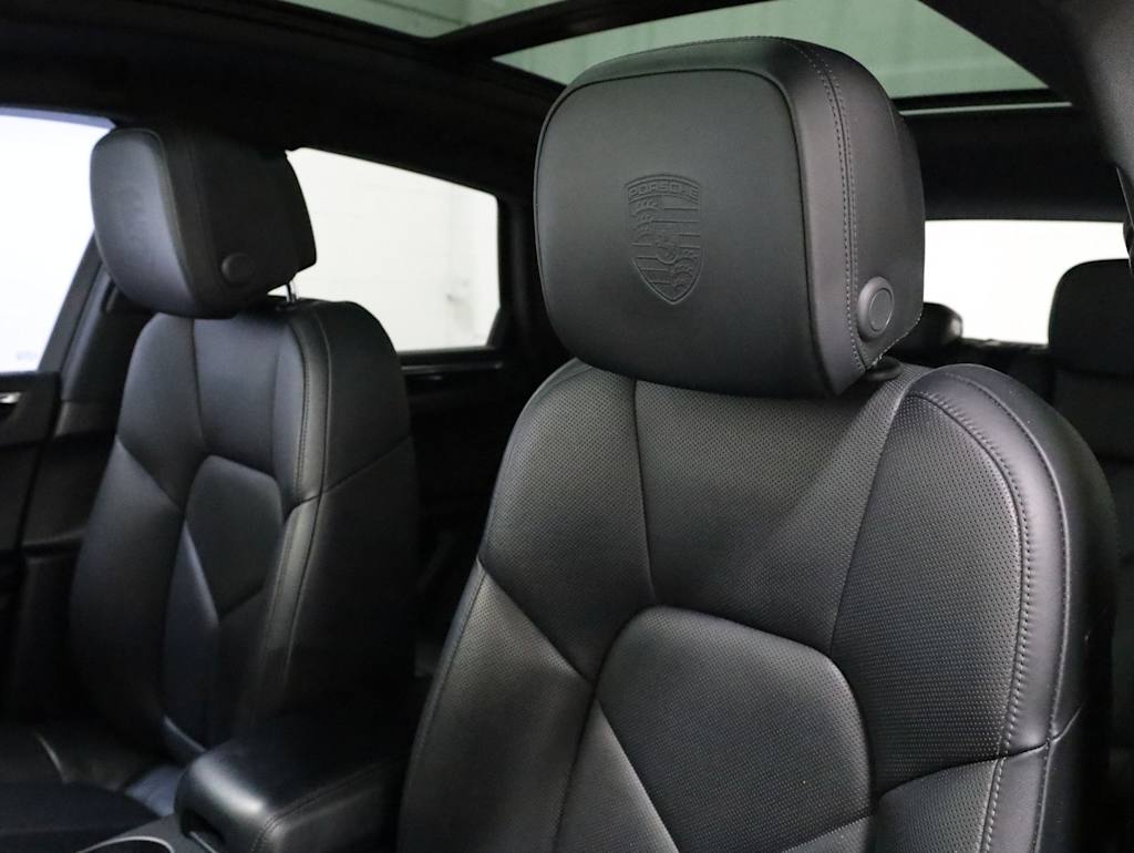 Thumbnail: 2020 Porsche Macan - 28