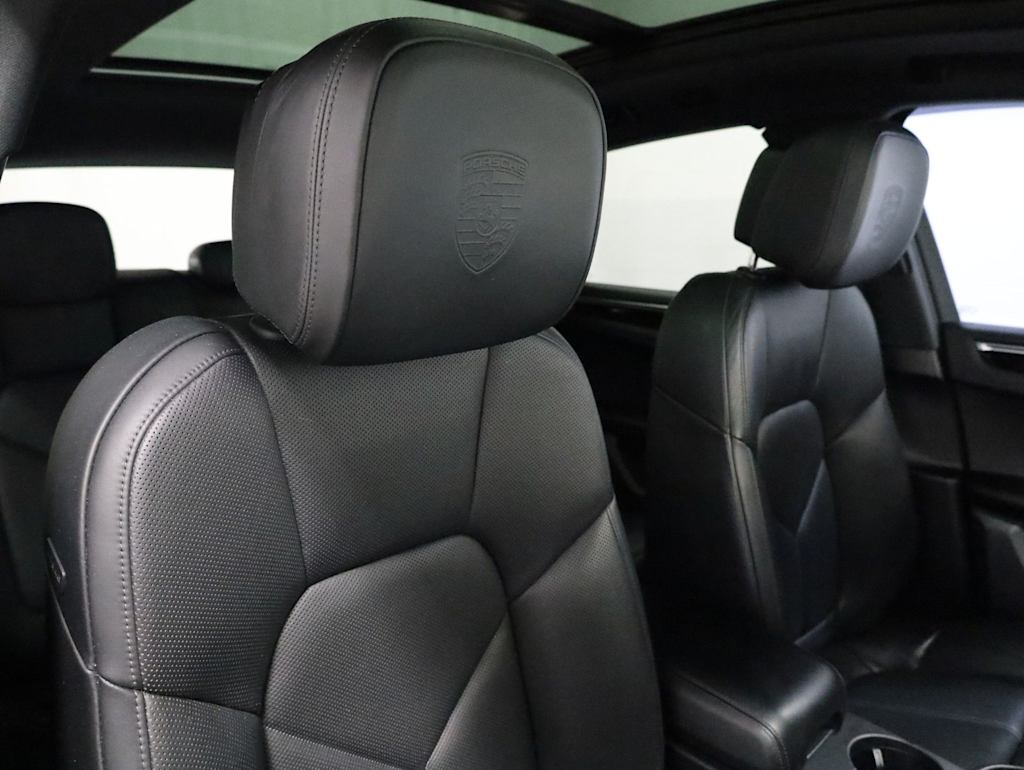 Thumbnail: 2020 Porsche Macan - 30