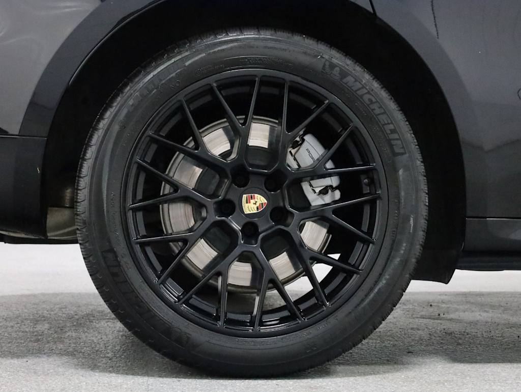 Thumbnail: 2020 Porsche Macan - 40
