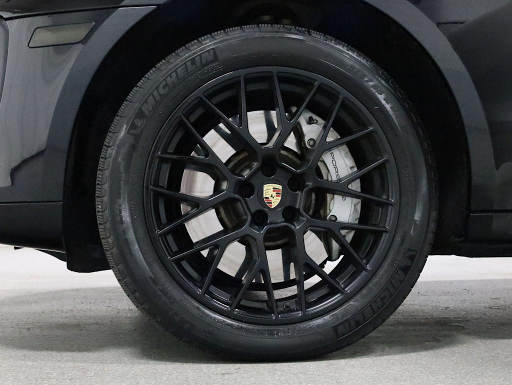 Thumbnail: 2020 Porsche Macan - 42