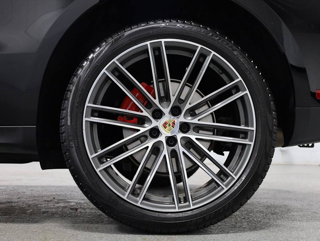 Thumbnail: 2026 Porsche Macan - 42