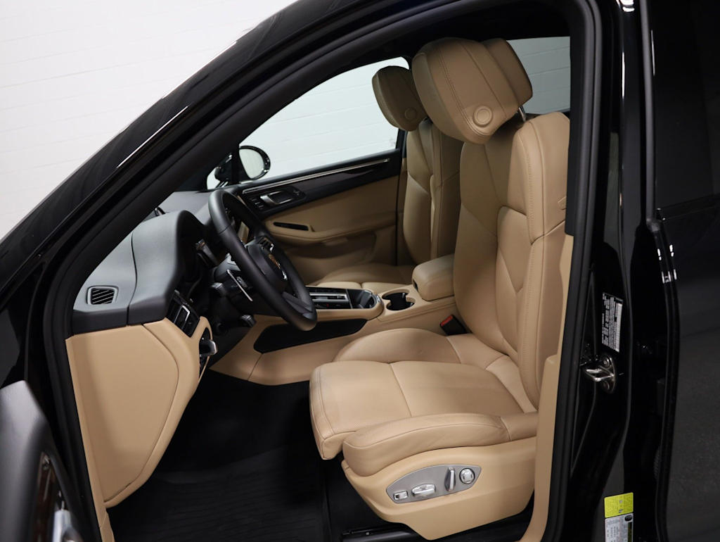 Thumbnail: 2026 Porsche Macan - 11