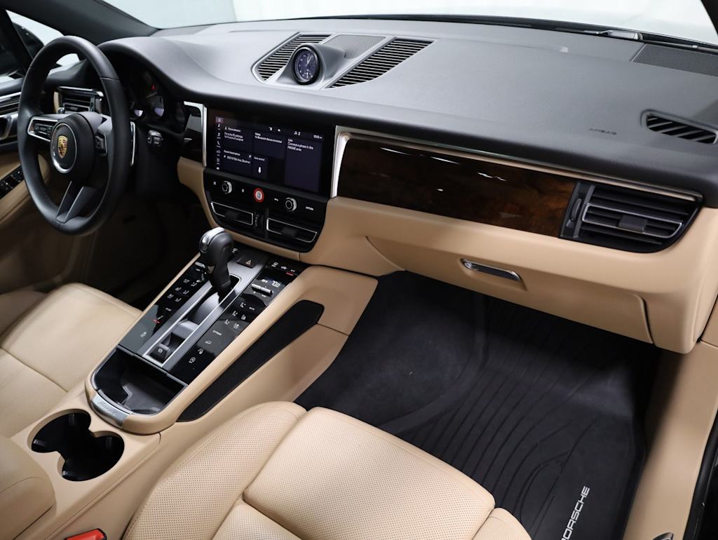 Thumbnail: 2026 Porsche Macan - 10