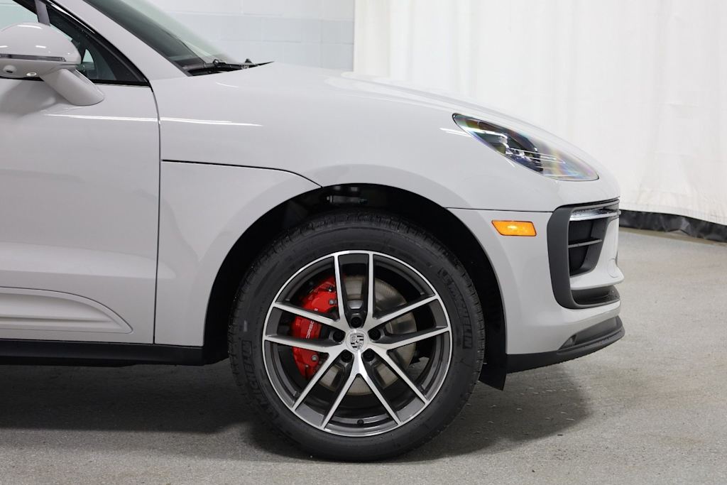 Thumbnail: 2026 Porsche Macan - 8