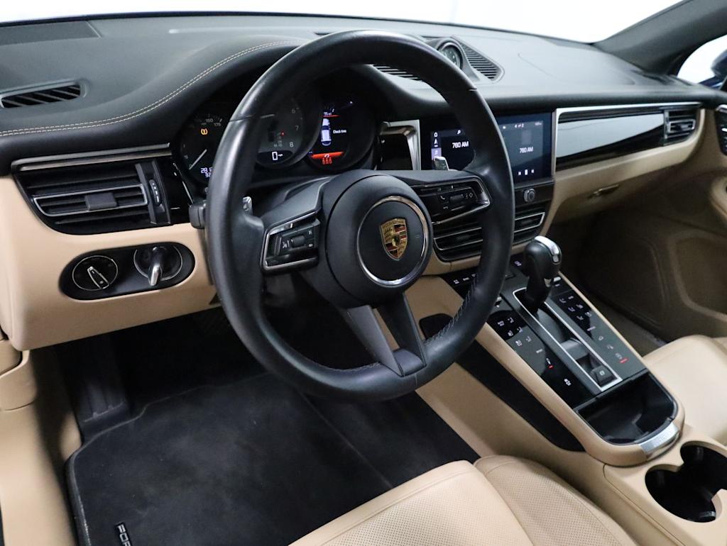 Thumbnail: 2023 Porsche Macan - 2