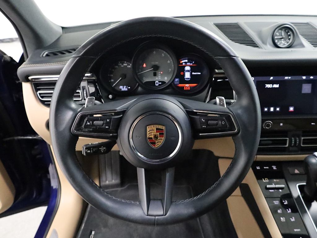Thumbnail: 2023 Porsche Macan - 14