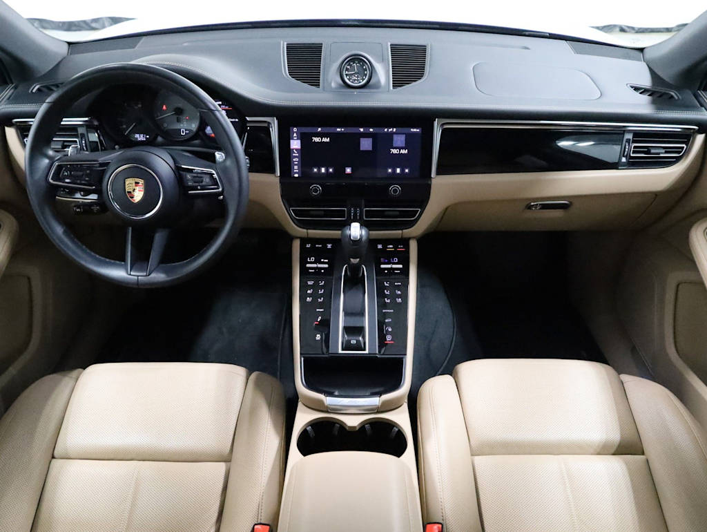 Thumbnail: 2023 Porsche Macan - 15