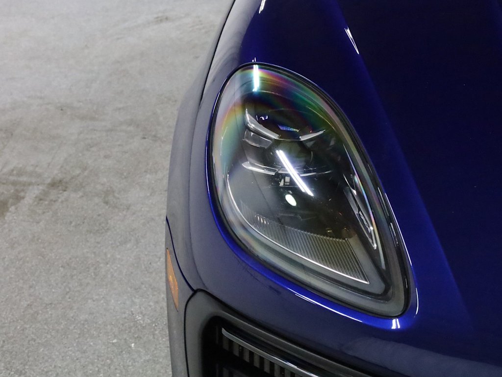 Thumbnail: 2023 Porsche Macan - 26