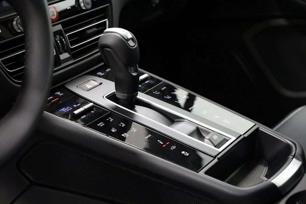 Thumbnail: 2026 Porsche Macan - 16