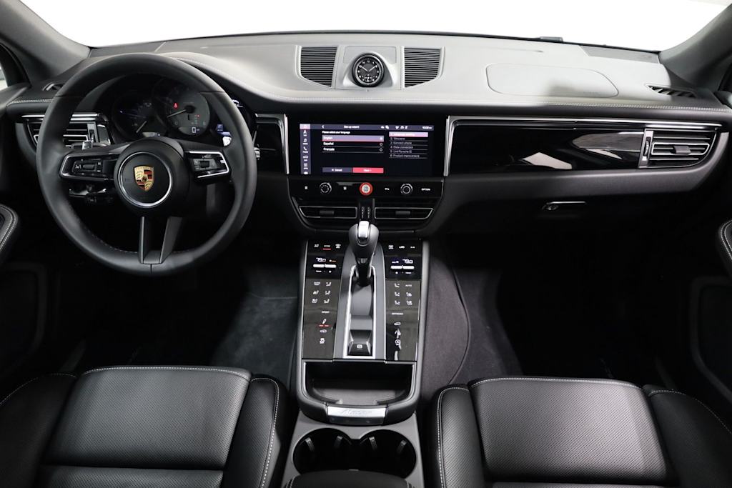 Thumbnail: 2026 Porsche Macan - 14