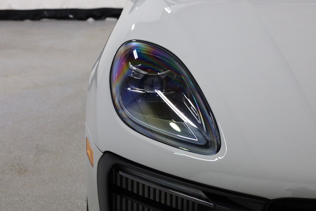 Thumbnail: 2026 Porsche Macan - 25