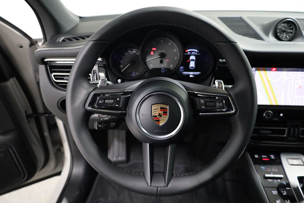 Thumbnail: 2026 Porsche Macan - 13