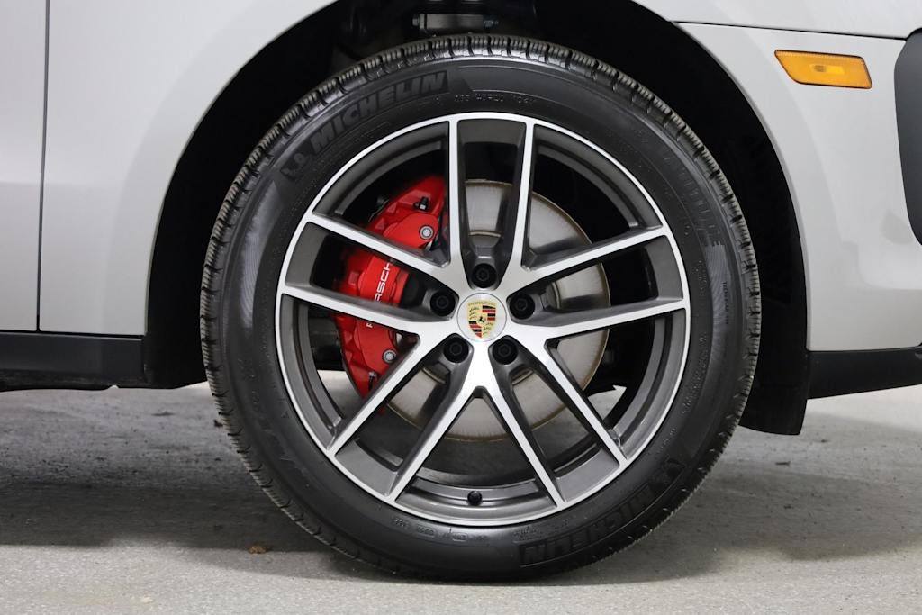 Thumbnail: 2026 Porsche Macan - 22