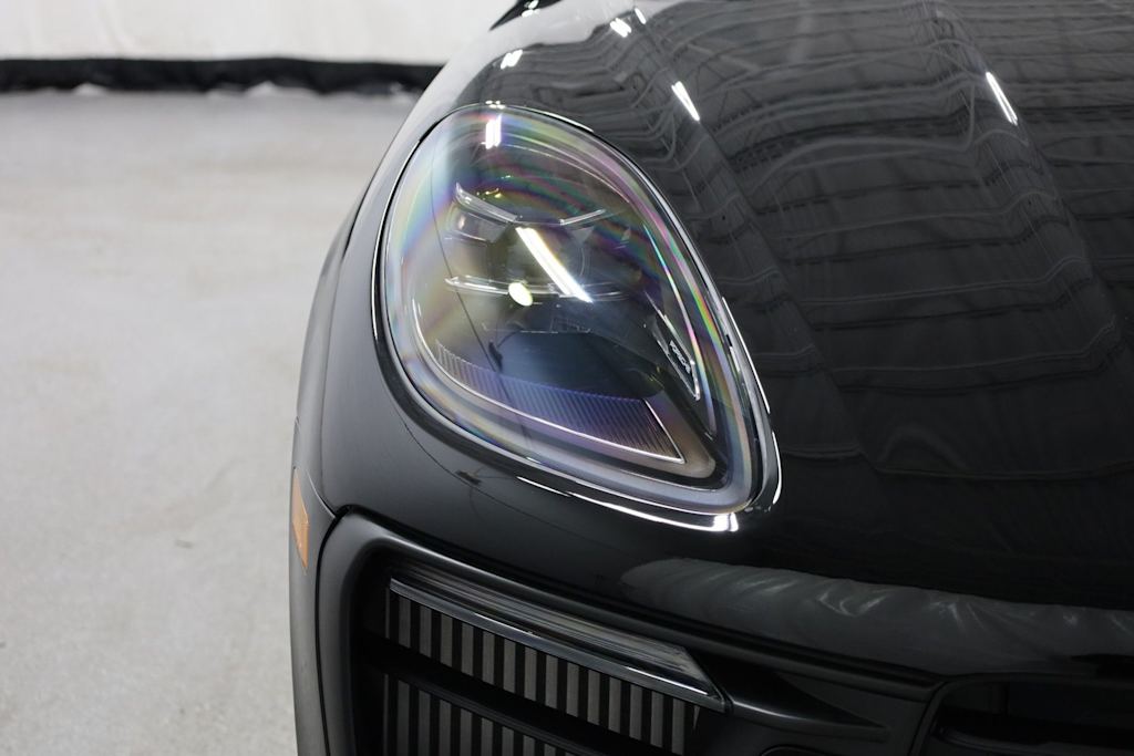 Thumbnail: 2026 Porsche Macan - 24