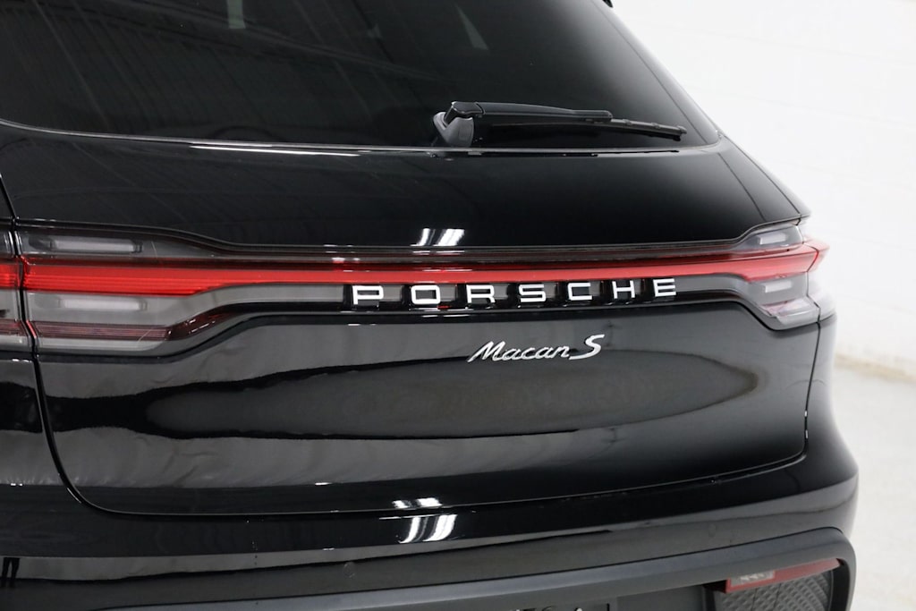 Thumbnail: 2026 Porsche Macan - 6