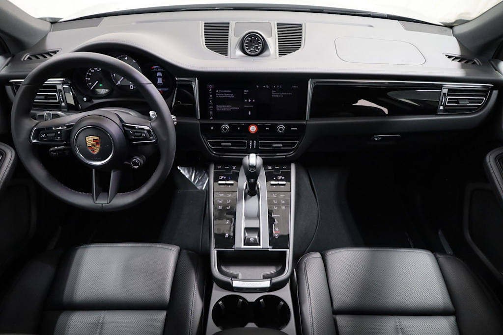 Thumbnail: 2026 Porsche Macan - 14