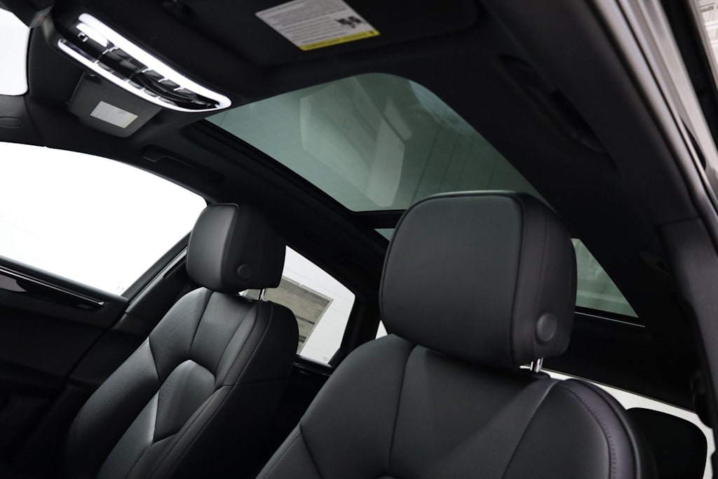 Thumbnail: 2026 Porsche Macan - 28