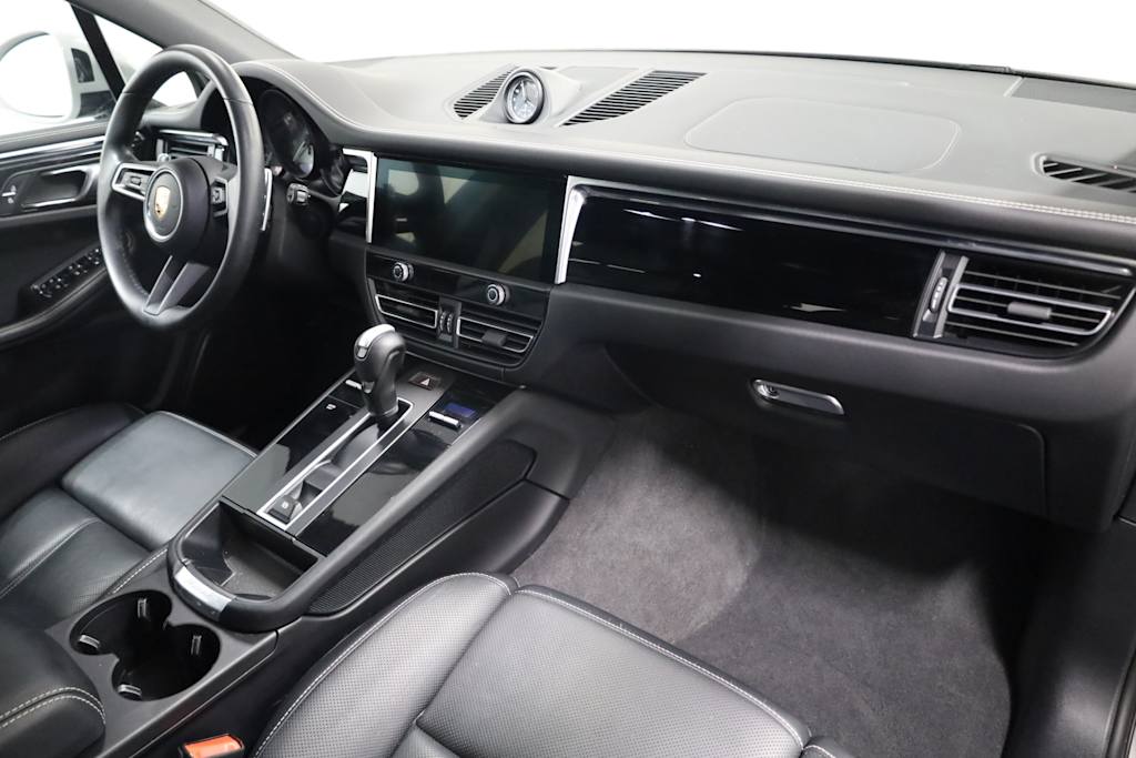 2023 Porsche Macan S 10