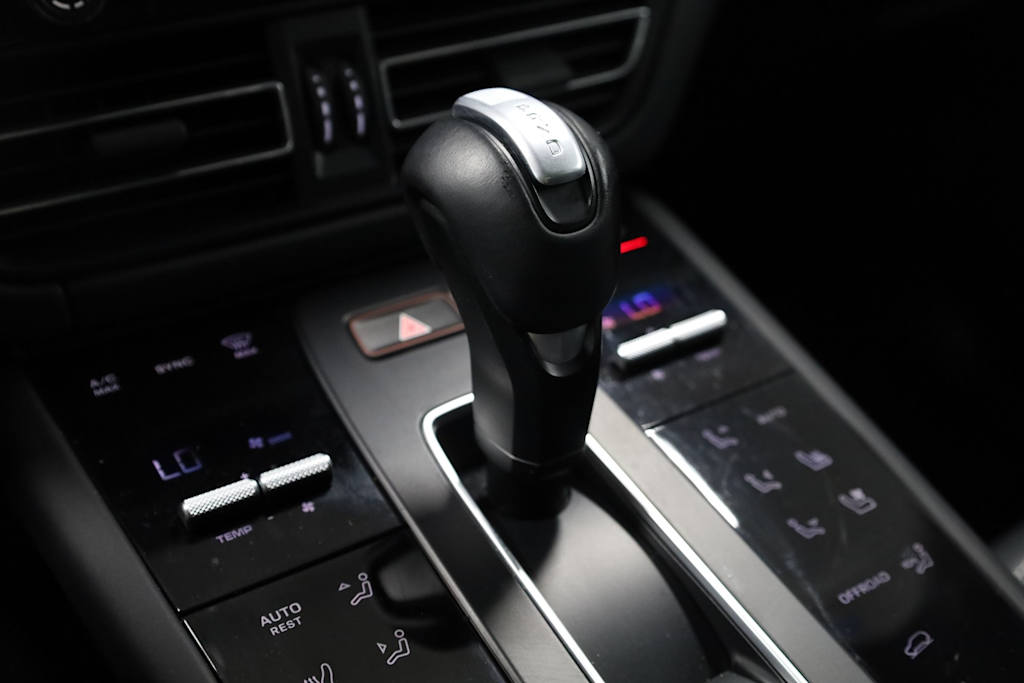 2023 Porsche Macan S 17