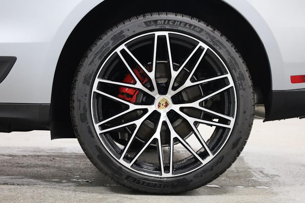 Thumbnail: 2026 Porsche Macan - 42