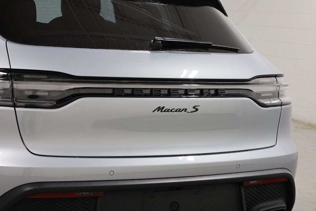 Thumbnail: 2026 Porsche Macan - 6