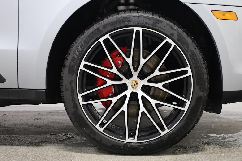 Thumbnail: 2026 Porsche Macan - 22