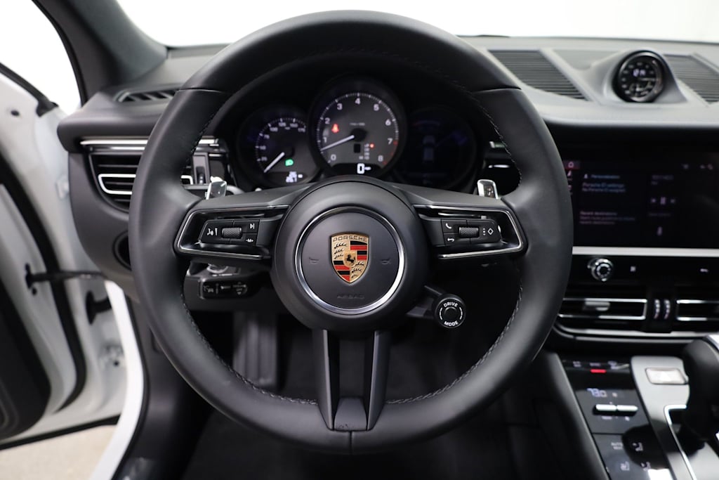 Thumbnail: 2026 Porsche Macan - 13