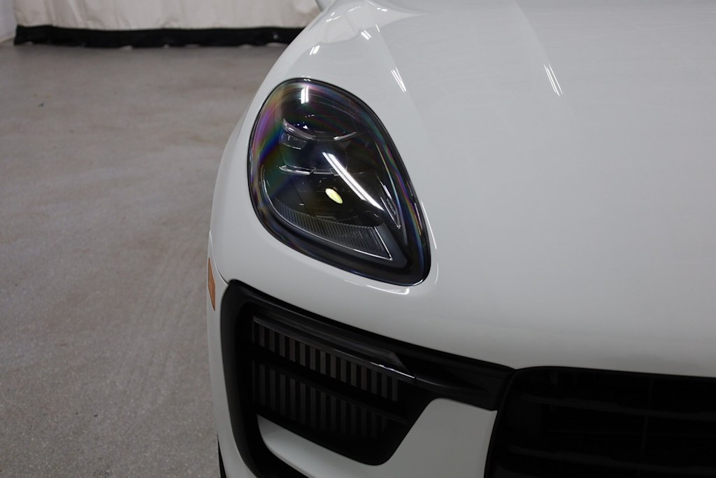 Thumbnail: 2026 Porsche Macan - 26
