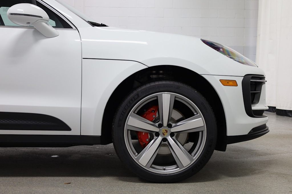 Thumbnail: 2026 Porsche Macan - 7