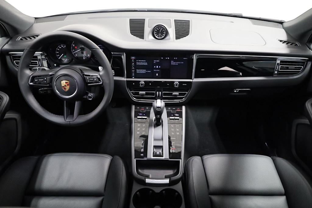 Thumbnail: 2026 Porsche Macan - 14