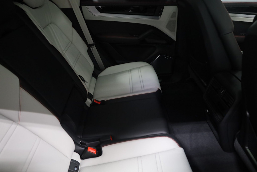 Thumbnail: 2025 Porsche Cayenne - 37