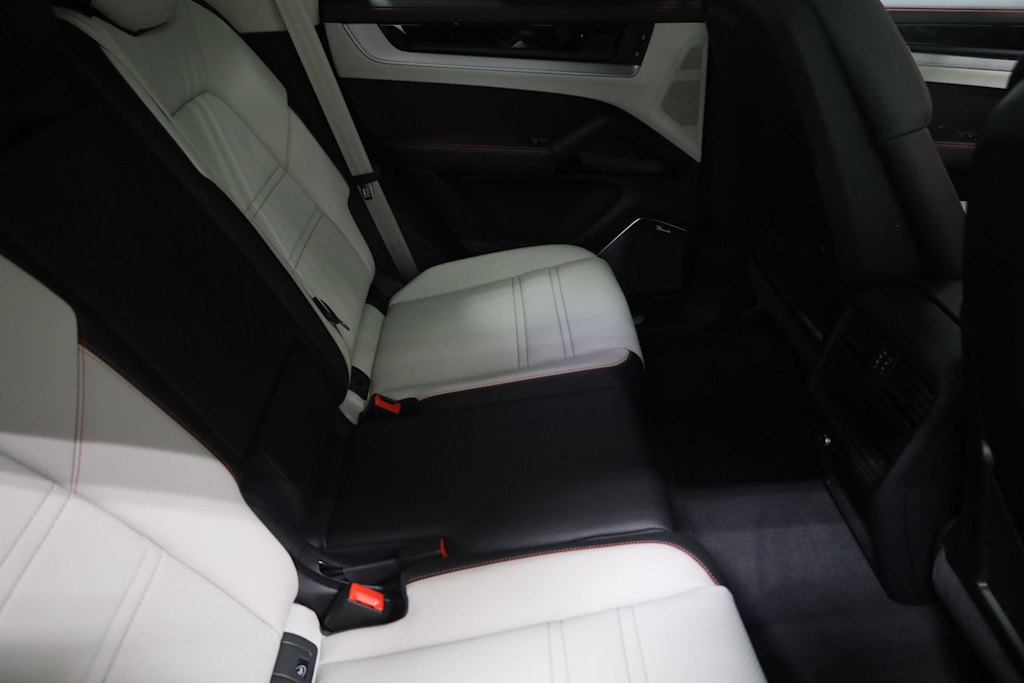 Thumbnail: 2025 Porsche Cayenne - 37