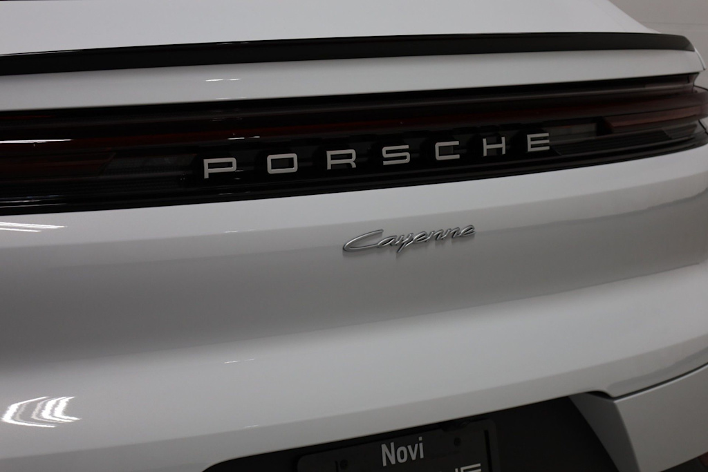 Thumbnail: 2026 Porsche Cayenne - 15