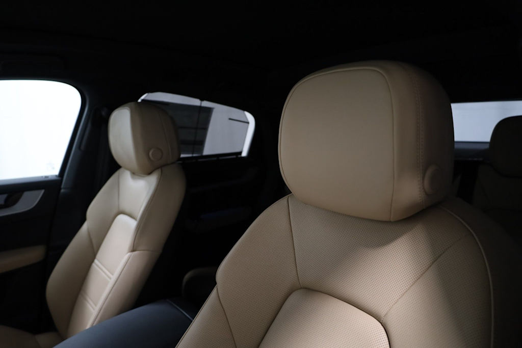 Thumbnail: 2026 Porsche Cayenne - 11