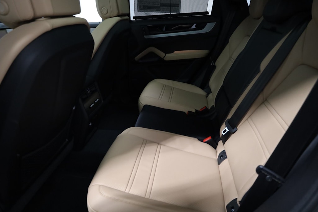 Thumbnail: 2026 Porsche Cayenne - 12