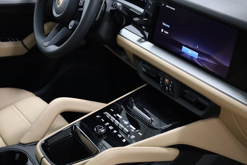 Thumbnail: 2026 Porsche Cayenne - 16