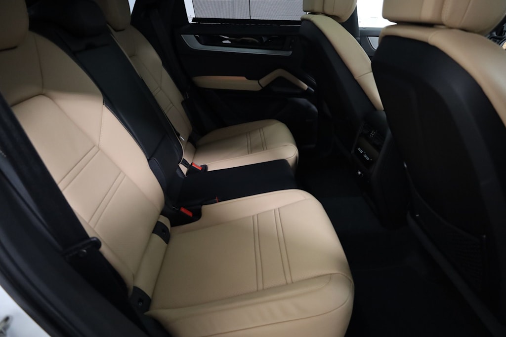 Thumbnail: 2026 Porsche Cayenne - 38