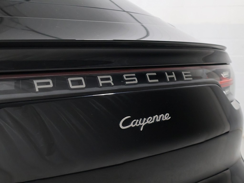 Thumbnail: 2023 Porsche Cayenne - 7
