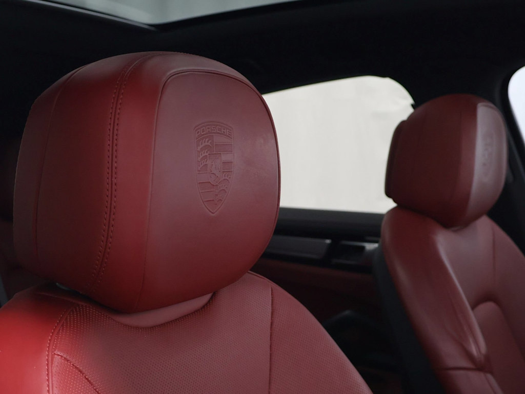 Thumbnail: 2023 Porsche Cayenne - 32