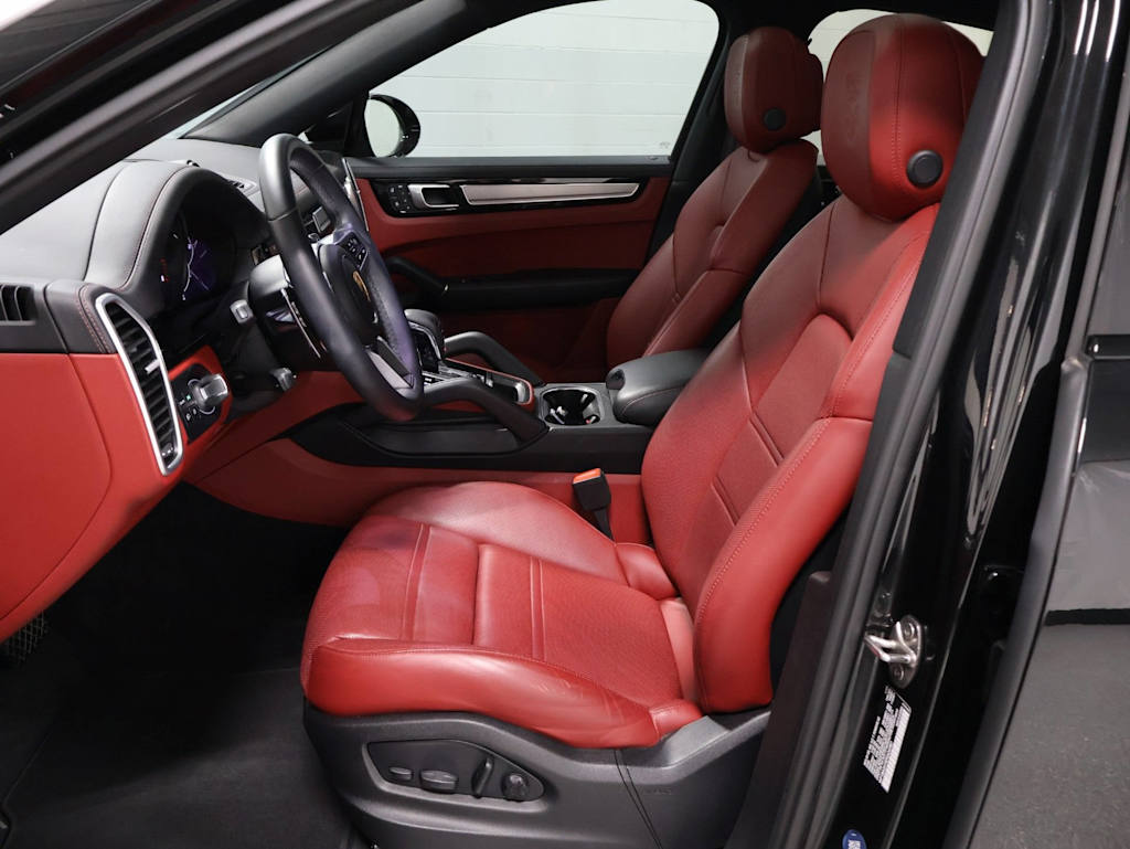 Thumbnail: 2023 Porsche Cayenne - 11