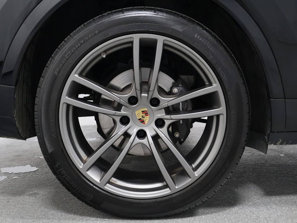 Thumbnail: 2023 Porsche Cayenne - 42