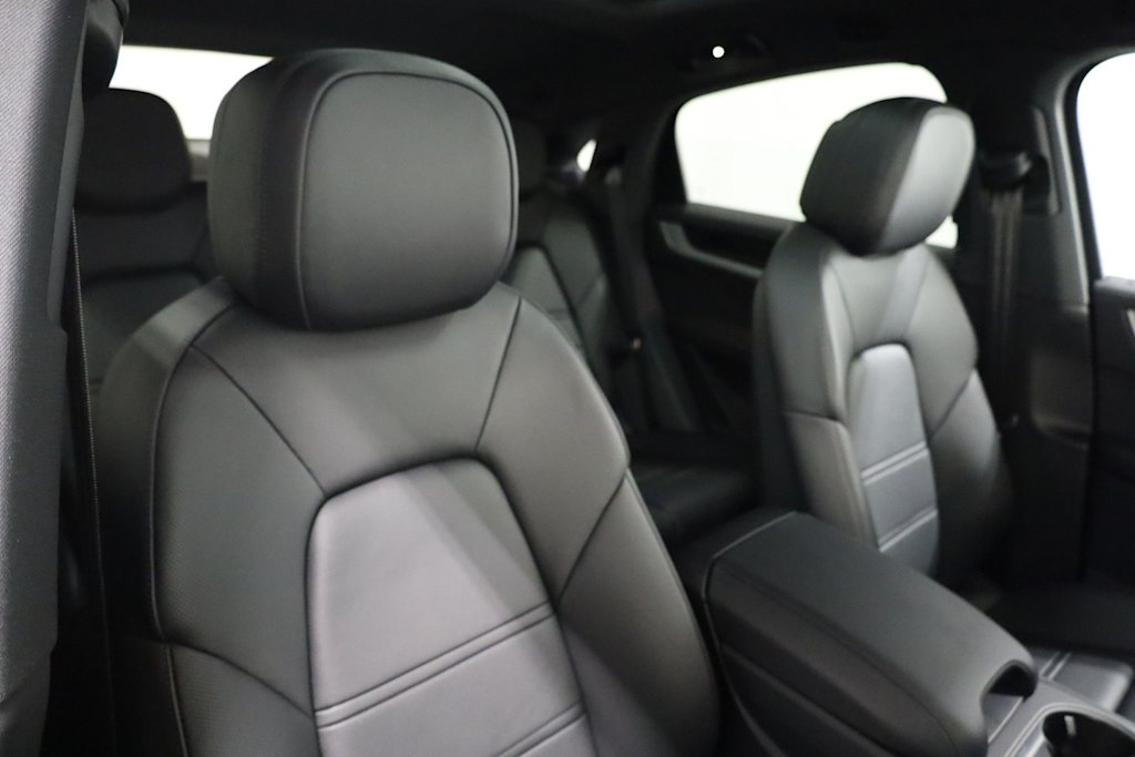 Thumbnail: 2026 Porsche Cayenne - 31