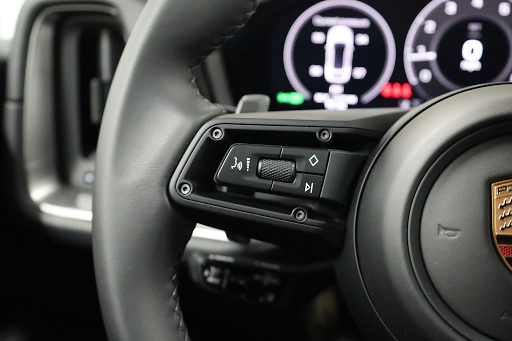 Thumbnail: 2026 Porsche Cayenne - 33