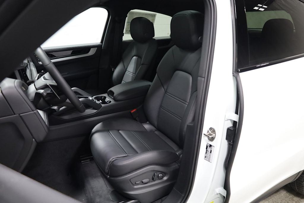 Thumbnail: 2026 Porsche Cayenne - 11
