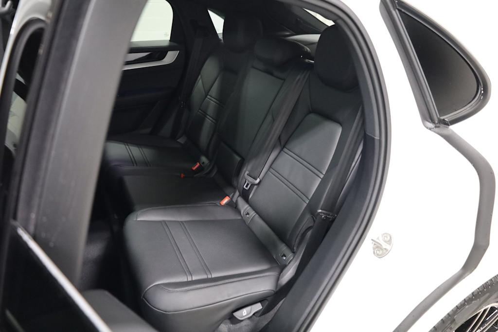 Thumbnail: 2026 Porsche Cayenne - 13