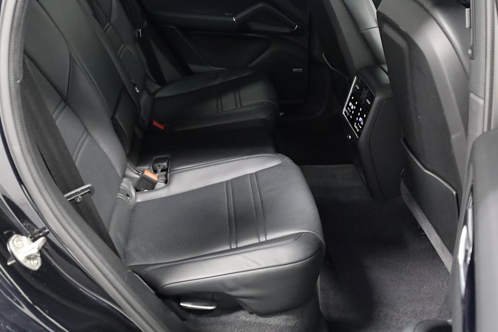 2021 Porsche Cayenne Base 41