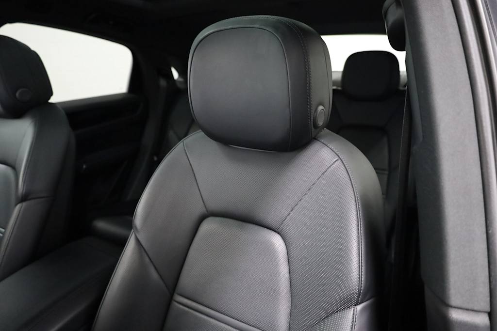 2021 Porsche Cayenne Base 29