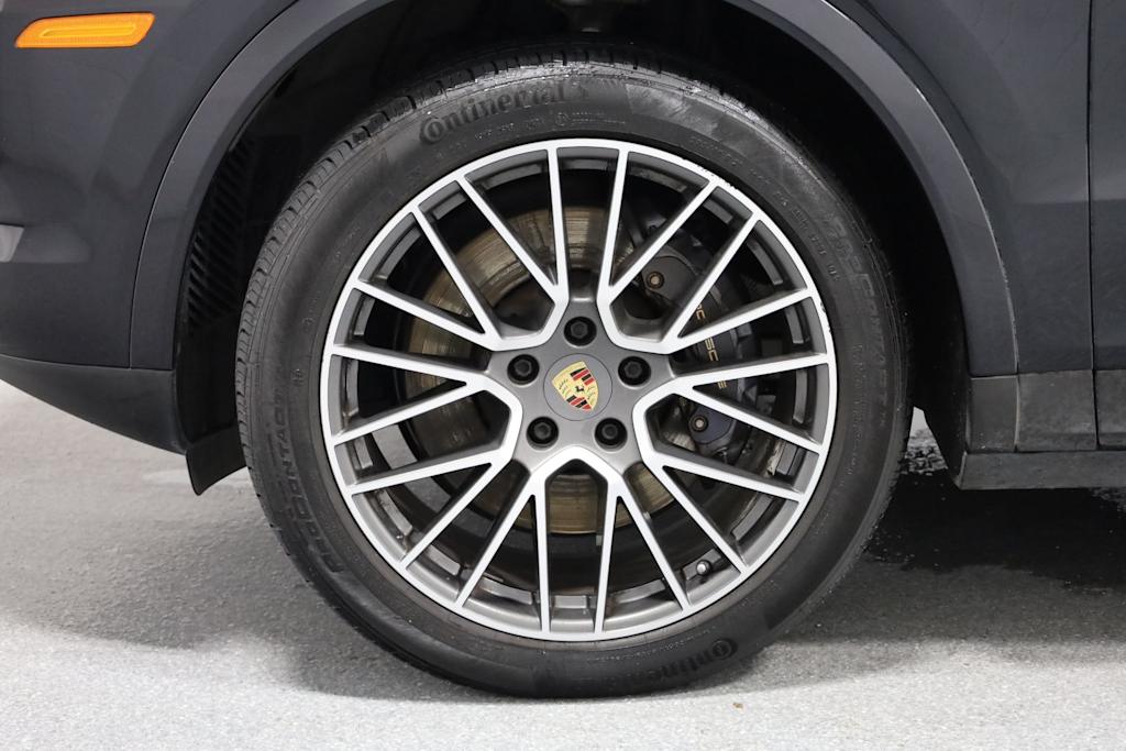 2021 Porsche Cayenne Base 44